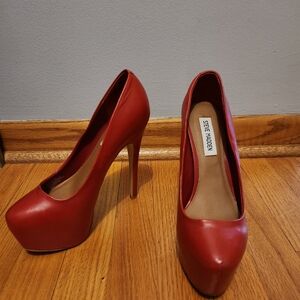 Red Platform Steve Madden Heels 7